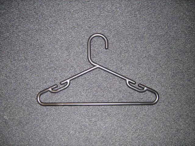 Coathanger D32 DISPLAY WITH BAR BLACK