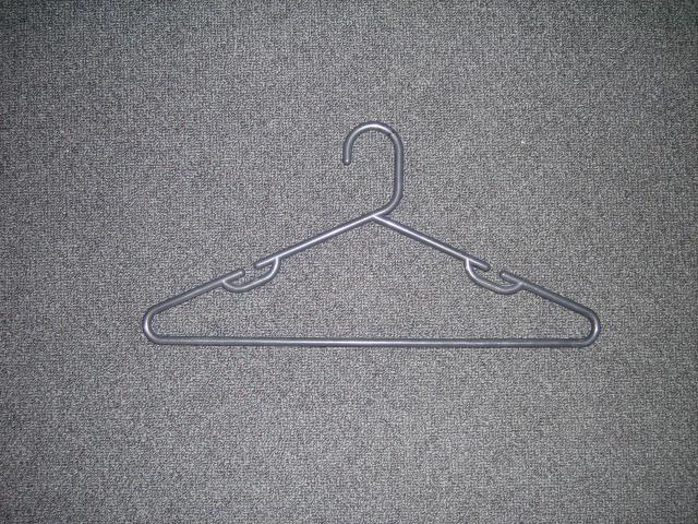 Coathanger D34 DISPLAY WITH BAR BLACK